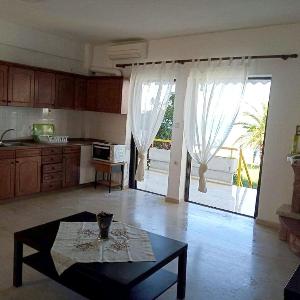 Apartment with 2 bedrooms in Πεpαία with WiFi
