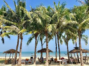 Dolphin Bay Resort, Pran Buri