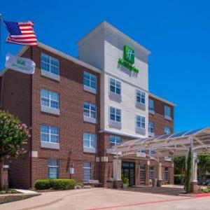 Hotels near Addison Improv - Holiday Inn and Suites Addison