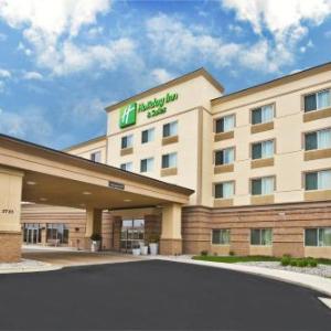 Holiday Inn & Suites Green Bay Stadium an IHG Hotel