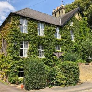 Hotels near Hertford Corn Exchange - Pages Hotel and Guesthouse