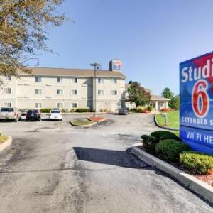 Fishers Event Center Hotels - Studio 6-Fishers IN - Indianapolis