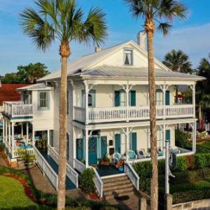 Bayfront Westcott House Bed & Breakfast