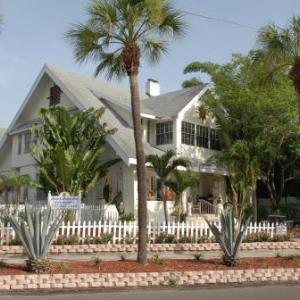 Hotels near State Theatre St. Petersburg - Beach Drive Inn
