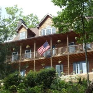 Long Mountain Lodge Bed & Breakfast