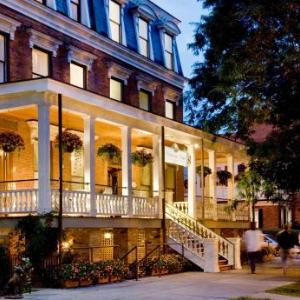 Hotels near Universal Preservation Hall Saratoga Springs - Saratoga Arms