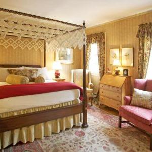Hotels near Colonial Theatre Pittsfield - Stockbridge Country Inn