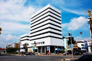 Thumrin Hotel, Trang