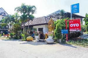 Vaccinated Staff - OYO 592 Goldenville Villa, Ban Du