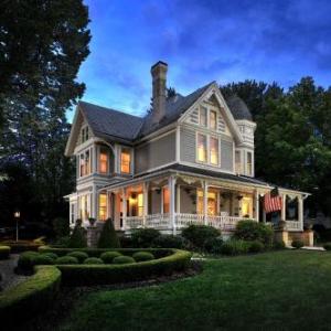 Hotels near Beckley Raleigh County Convention Center - The Historic Morris Harvey House