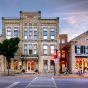 Hotels near Cedar Creek Park Cedarburg - Washington House Inn