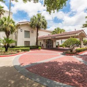 Hotels near Houston Raceway Park - Studio 6 Baytown Tx - Garth Road