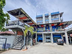 OYO 4010 Zaara Guest House Syariah, Padang