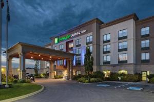 Holiday Inn Express & Suites - Belleville, an IHG Hotel, Belleville