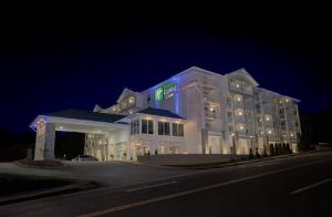 Holiday Inn Express Pigeon Forge – Sevierville, Sevierville