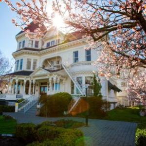 Pendray Inn and Tea House