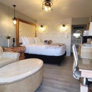 Dragonfly Inn & Suites
