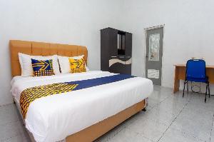 SPOT ON 2830 Azka Guest House Syariah, Cilacap