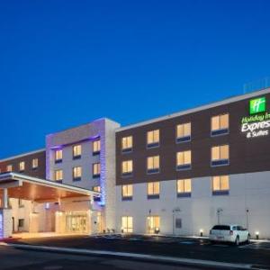 Holiday Inn Express and Suites Medford