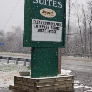 Perry-O Inn & Suites