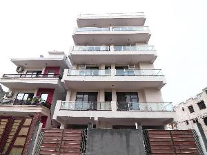 OYO 16168 Maira Grand, Faridabad