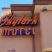 Hawthorne Race Course Hotels - Skylark Motel