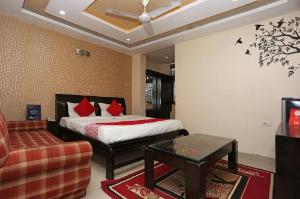 Collection O 4129 Silver7, Lucknow