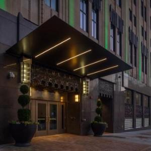 Donald W Reynolds Center Hotels - Tulsa Club Hotel Curio Collection By Hilton