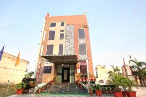 OYO 26217 Hotel GST Grand Plaza, Mohali