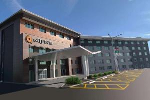 La Quinta by Wyndham Chicago O'Hare Airport hotel near Donald E. Stephens Convention Center
