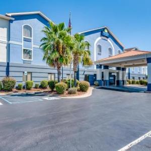 Hotels near Riverwalk Amphitheater - Days Inn & Suites by Wyndham Prattville-Montgomery