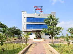 SPOT ON 66491 Hotel Om Lodge, Pimpri