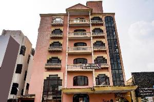 OYO 30503 Hotel Skylark, Jalgaon