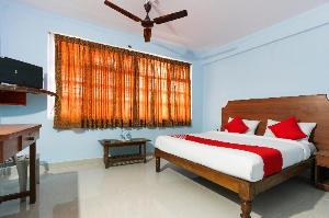 OYO 67385 Hotel Manasa, Suntikoppa