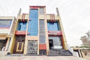 Vaccinated Staff- OYO 69115 Subham Residency, Bikaner