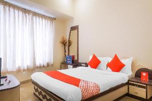 OYO 15921 Hotel Golden Rock, Pimpri