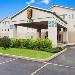 Hotels near The Comedy Shrine - Super 8 by Wyndham Aurora/Naperville Area