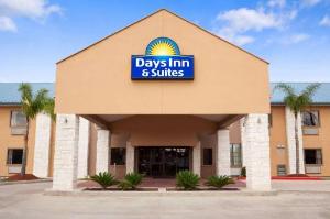 Days Inn & Suites by Wyndham Conroe North, Conroe