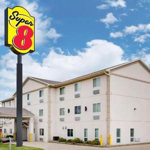 Super 8 by Wyndham El Paso IL