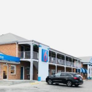 Motel 6-Falls Church VA - Arlington Boulevard