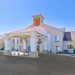 Super 8 by Wyndham Cloverdale IN