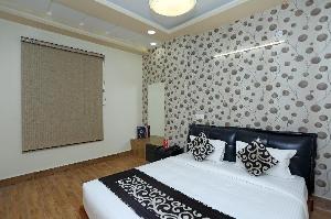 Capital O 16639 Hotel Shri Pushpraj by MNG Rooms, Kanpur