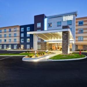 Hotels near Marshfield Fairgrounds - Fairfield Inn & Suites by Marriott Plymouth