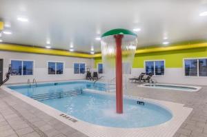 Super 8 by Wyndham Winnipeg East MB, Winnipeg