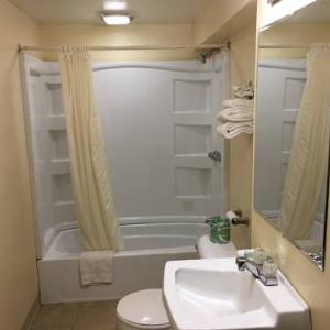 Waynesburg Hotels Deals At The 1 Hotel In Pa Holiday Motel
