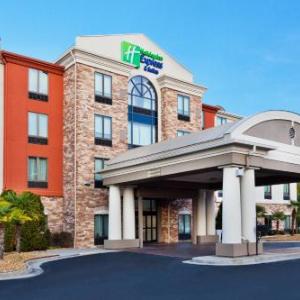 Holiday Inn Express Hotel & Suites Rome-East