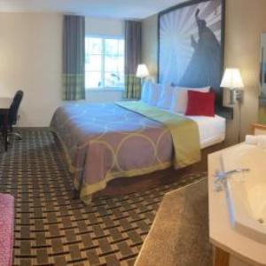 Hotels near Grand Casino Hinckley - Super 8 by Wyndham Chisago City