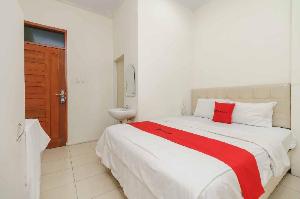 RedDoorz @ Haraito Tarutung, Tarutung