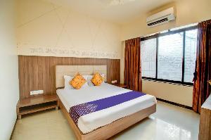 SPOT ON 68688 Royal Guest House, Bhiwandi