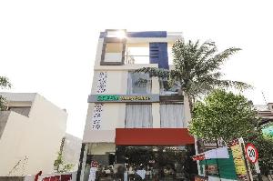 Vaccinated Staff- OYO 65538 Hotel Green Valley Palace, Bhopal